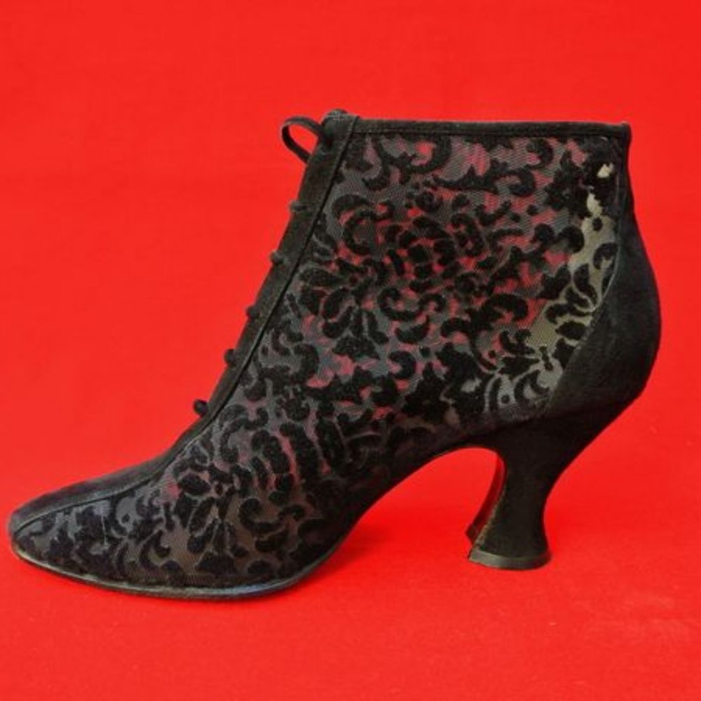 Vintage Yves Saint Laurent  ankle boots